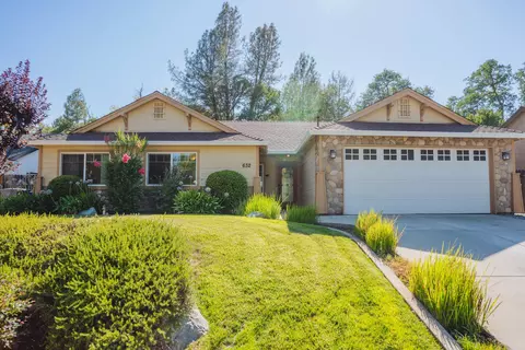 632 Valleybrook Dr, Redding, CA 96003 photo 1
