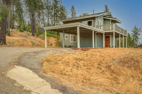11377 Hidden Forest Trl, Redding, CA 96001 photo 2