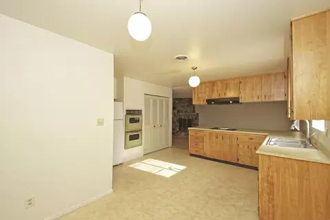 1360 Dominion, Redding, CA 96002 photo 9