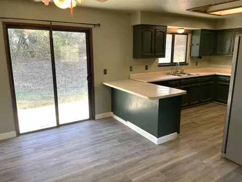 12371 Quartz Hill Rd, Redding, CA 96003 photo 5