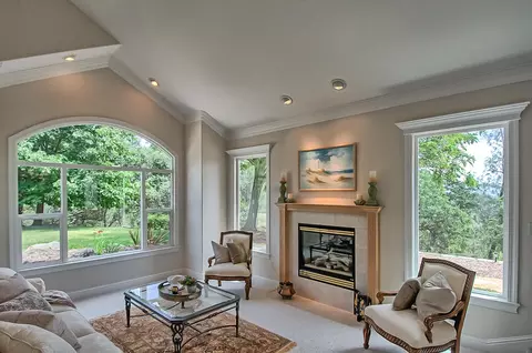 15299 Prospect Dr, Redding, CA 96001 photo 5