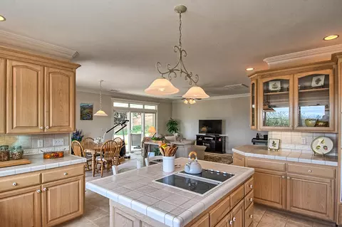 15299 Prospect Dr, Redding, CA 96001 photo 11