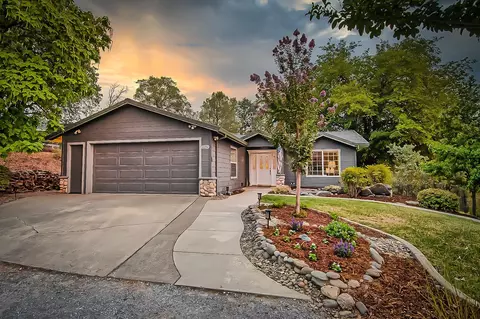 1684 Hobo Ln, Redding, CA 96003 photo 2