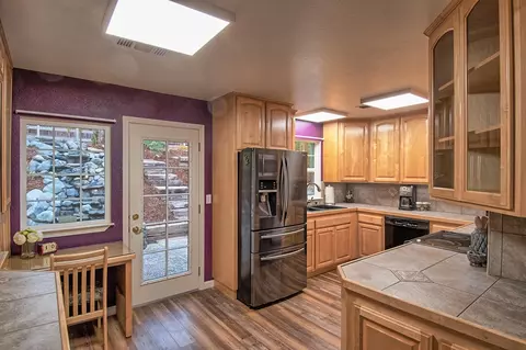 1684 Hobo Ln, Redding, CA 96003 photo 12