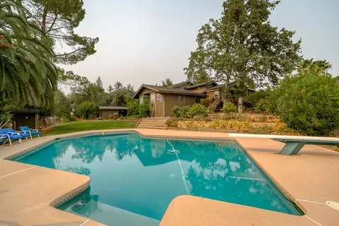3350 Mountain Oak Dr, Redding, CA 96001 photo 1