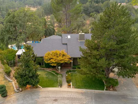 3350 Mountain Oak Dr, Redding, CA 96001 photo 2