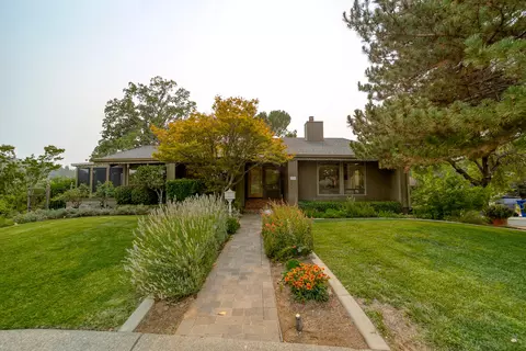 3350 Mountain Oak Dr, Redding, CA 96001 photo 3