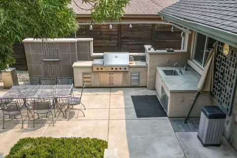 2637 Cumberland Dr, Redding, CA 96001 photo 58