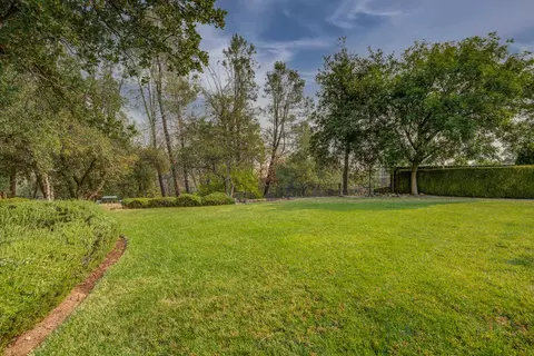 2637 Cumberland Dr, Redding, CA 96001 photo 76