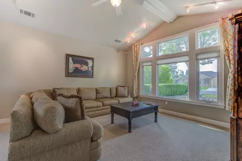 2637 Cumberland Dr, Redding, CA 96001 photo 10