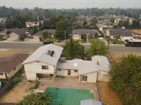 3492 Sacramento Dr, Redding, CA 96001 photo 2