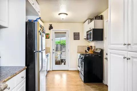 1015 2nd St, Redding, CA 96002 photo 8