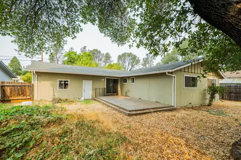 2071 Deerfield Ave, Redding, CA 96002 photo 4