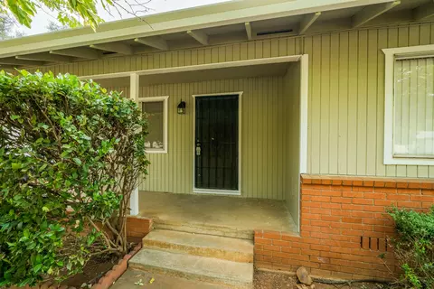 2071 Deerfield Ave, Redding, CA 96002 photo 3
