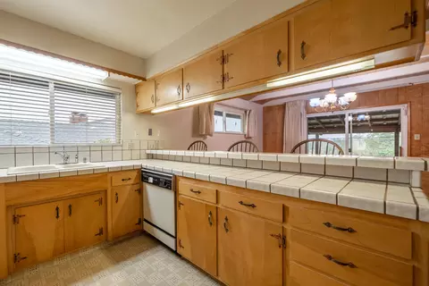 2865 Shasta St, Redding, CA 96001 photo 9
