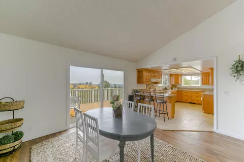 4300 Emily Way, Redding, CA 96001 photo 37