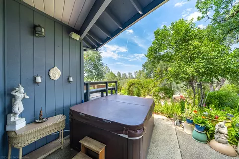 4203 Frances Dr, Redding, CA 96001 photo 4