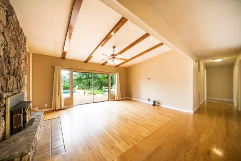 16220 Plateau Cir, Redding, CA 96001 photo 5