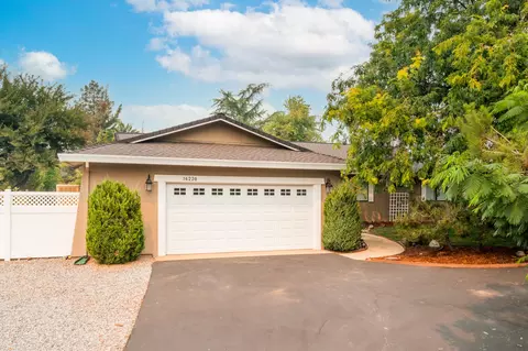 16220 Plateau Cir, Redding, CA 96001 photo 3