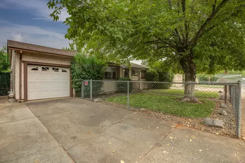 3935 Meteor St, Redding, CA 96002 photo 2