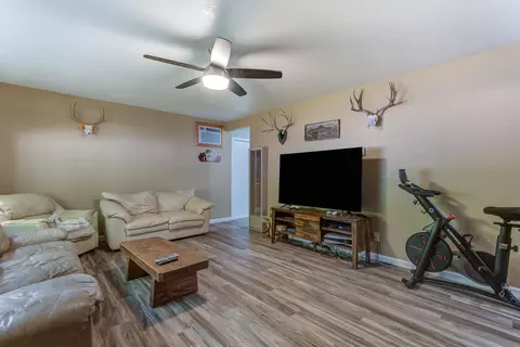 3935 Meteor St, Redding, CA 96002 photo 4