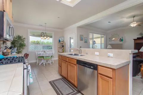 907 Leisha Ln, Redding, CA 96001 photo 6