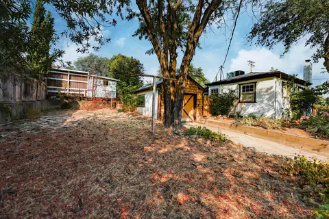 2303 Butte St, Redding, CA 96001 photo 17