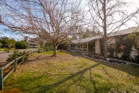 1445 Dusty Ln, Redding, CA 96002 photo 4