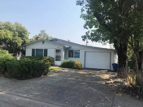 1815 Mesa St, Redding, CA 96001 photo 1