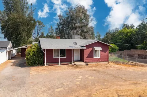 3320 Sacramento Dr, Redding, CA 96001 photo 1