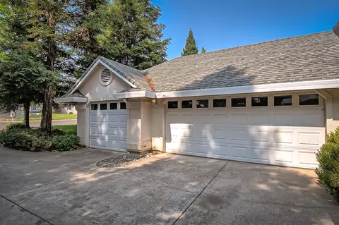 531 Reddington Dr, Redding, CA 96003 photo 3