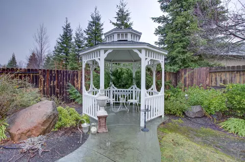 7715 Platinum Way, Redding, CA 96001 photo 36