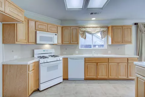 7715 Platinum Way, Redding, CA 96001 photo 15