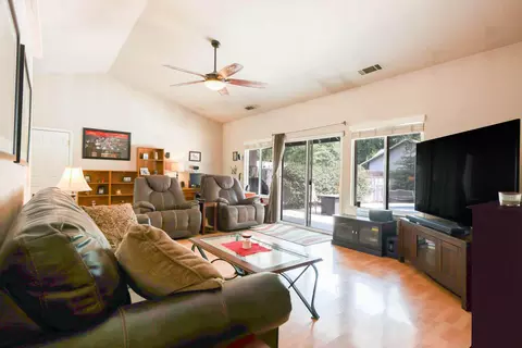6576 Creekside St, Redding, CA 96001 photo 2