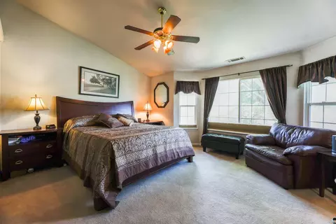 6576 Creekside St, Redding, CA 96001 photo 8
