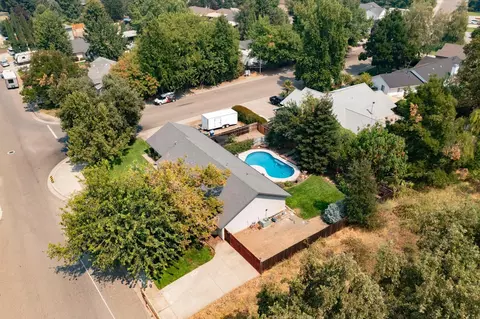 6576 Creekside St, Redding, CA 96001 photo 16