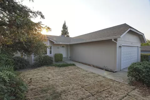836 Springer Dr, Redding, CA 96003 photo 1