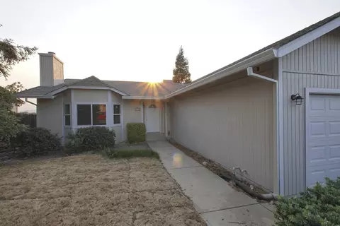 836 Springer Dr, Redding, CA 96003 photo 2