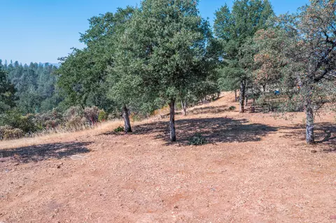 11427 Prosperity Ln, Redding, CA 96003 photo 4