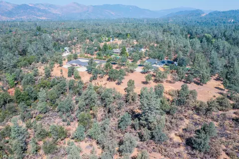 11427 Prosperity Ln, Redding, CA 96003 photo 16