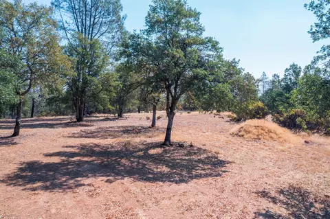 11427 Prosperity Ln, Redding, CA 96003 photo 2