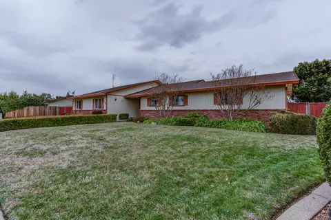 1150 Pineland Dr, Redding, CA 96002 photo 4