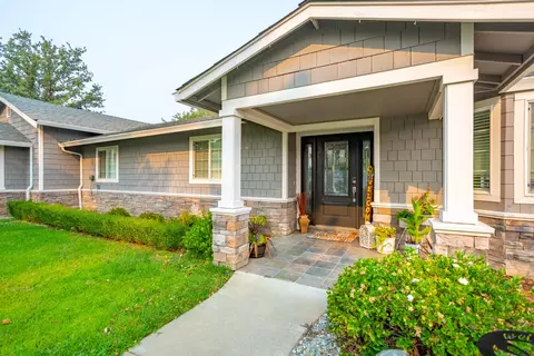 1102 Hope Ln, Redding, CA 96003 photo 3
