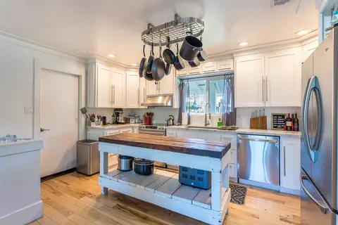 605 Overhill Dr, Redding, CA 96001 photo 7