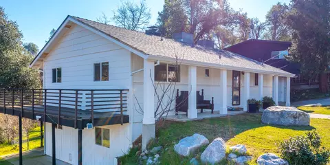 605 Overhill Dr, Redding, CA 96001 photo 3