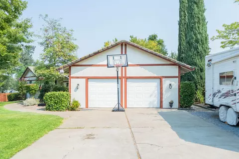 3280 Golden Heights Dr, Redding, CA 96003 photo 3