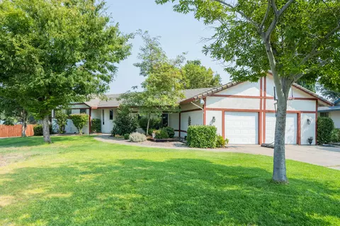 3280 Golden Heights Dr, Redding, CA 96003 photo 1