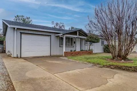 1368 Lodgepole Ave, Anderson, CA 96007 photo 3