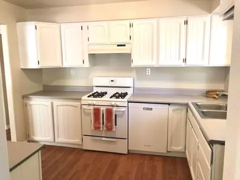 2812 Freebridge St, Redding, CA 96001 photo 2