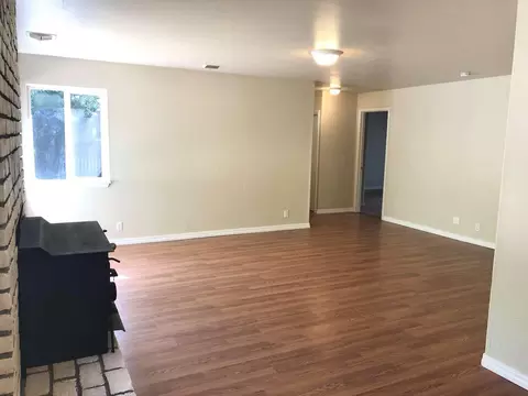 2812 Freebridge St, Redding, CA 96001 photo 5